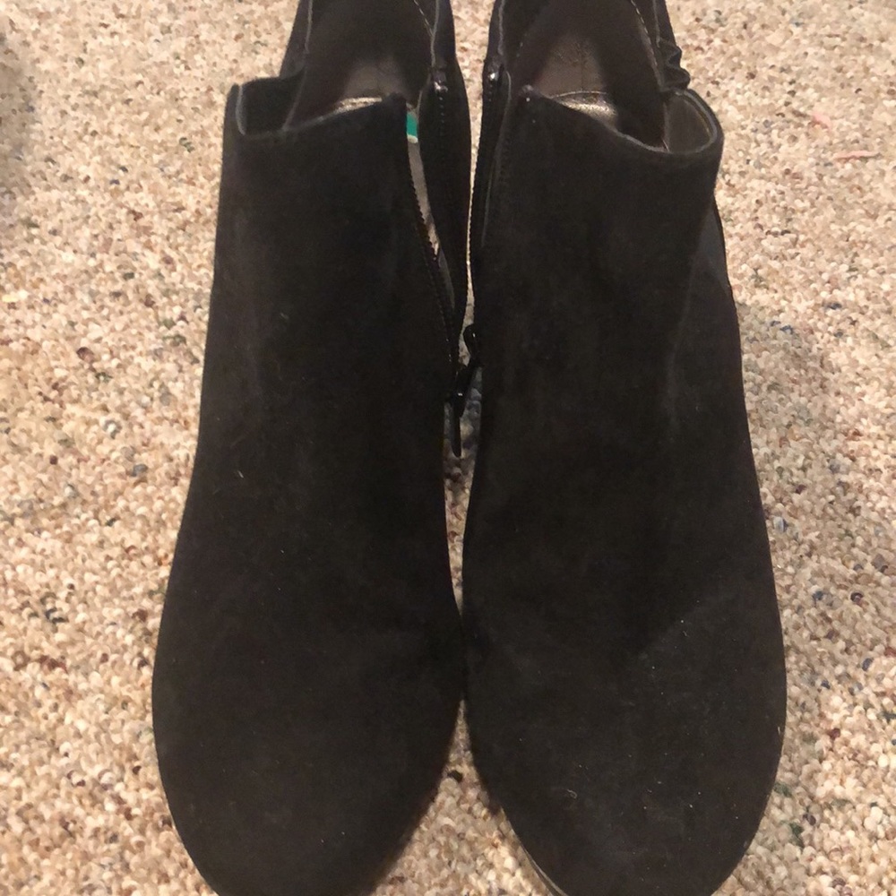 Black booty heel